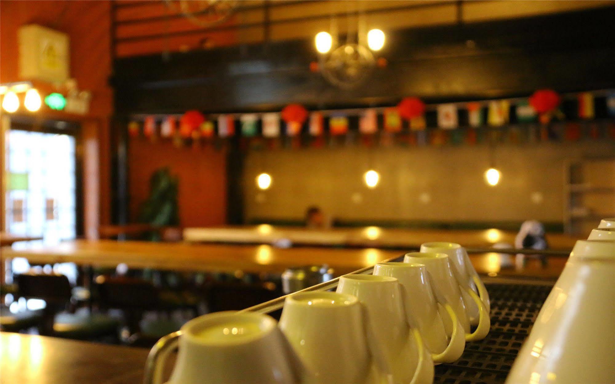 Beijing Sunrise Youth Hostel Beihai Branch Екстер'єр фото